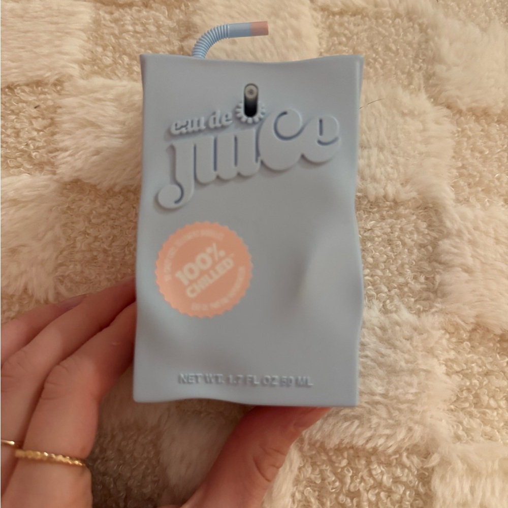 100% Cosmopolitan Brand Chilled Perfume - Light Blue